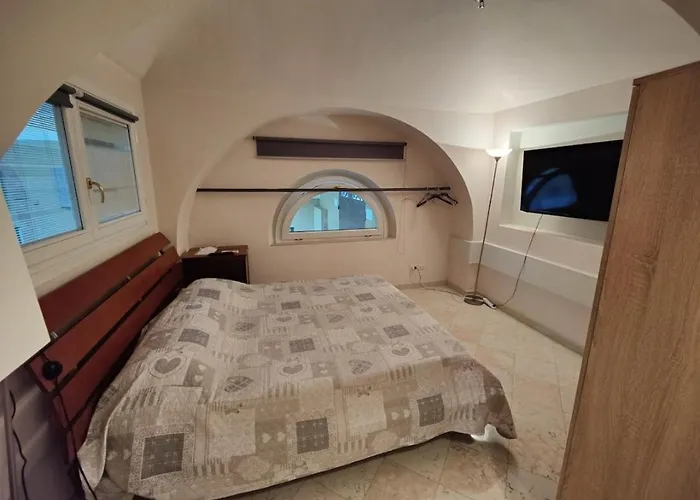 Stanza Campori 3* Modena